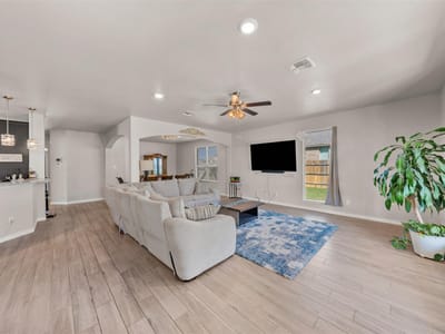 Property photo 5 at 1527 Mountain Crest CV - 5 bed 3 bath home