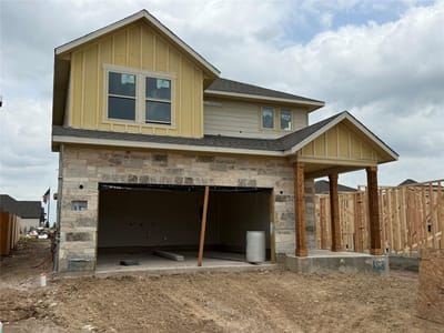 Living area at 153 Clover Bnd - 4 bed 3 bath home