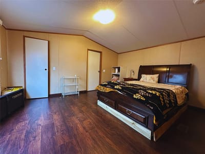 Primary bedroom at 153 Tesoro Way - 3 bed 2 bath home