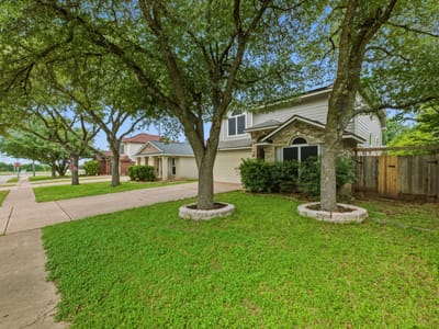 Living area at 15308 Cadoz DR - 3 bed 3 bath home