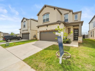 Living area at 1531 N Red Bud Ln Unit #51 - 4 bed 3 bath home