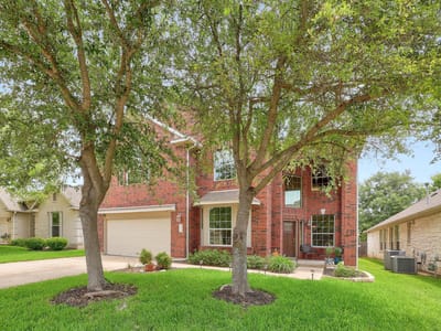 Living area at 15321 Fernhill DR - 4 bed 3 bath home