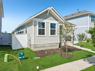 Living area at 154 Daylily DR - 3 bed 2 bath home