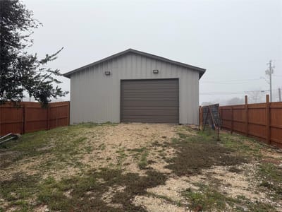 Kitchen at 1541 E Pierce St - Spencer Morris League, Luling, TX