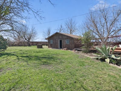 Primary bedroom at 1543 W Clark ST - 4 bed 3 bath home