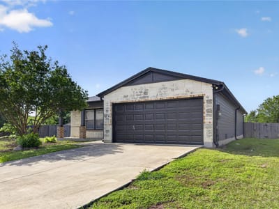 Living area at 1548 Cap Stone RDG - 4 bed 2 bath home