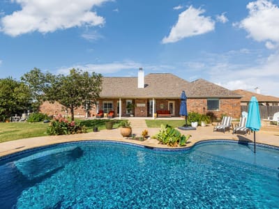 Property photo 3 at 155 Comanche CIR - 5 bed 3 bath home