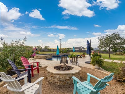 Property photo 4 at 155 Comanche CIR - 5 bed 3 bath home