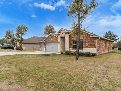 Living area at 155 Tom Kite DR - 3 bed 2 bath home