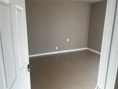 Living area at 15504 Spring Hill Ln - Spring Hill Village, Pflugerville, TX