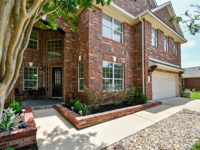 Living area at 15516 Belfin DR - 5 bed 4 bath home
