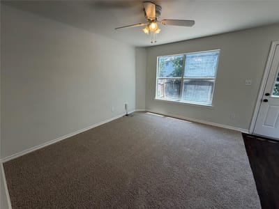 Property photo 3 at 1555 Parkfield CIR - 3 bed 2 bath home