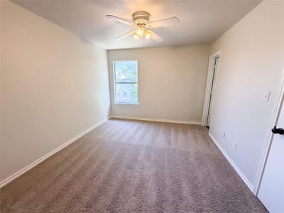 Property photo 4 at 1555 Parkfield CIR - 3 bed 2 bath home