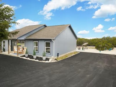 Living area at 156 Deer Run PASS - 3 bed 2 bath home