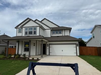 Living area at 156 Wagon Spoke WAY - 5 bed 3 bath home
