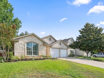 Living area at 15700 Edenderry DR - 3 bed 2 bath home