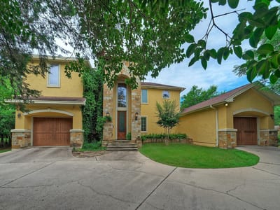 Living area at 15705 Wildwood TRL - 4 bed 4 bath home