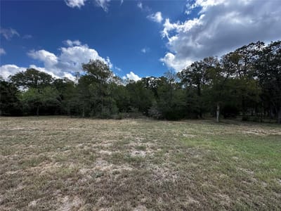 Living area at 1575 Old Colony Line Rd - na, Dale, TX