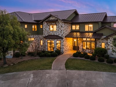 Living area at 1580 Fm 3237 - 6 bed 6 bath home