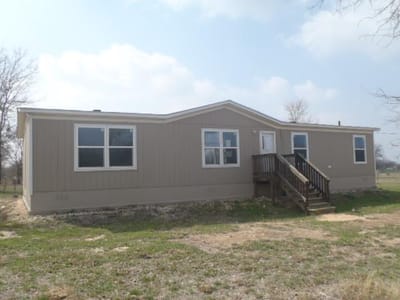 Living area at 1580 Pooley RD - 3 bed 2 bath home
