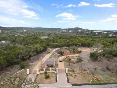 Living area at 15900 Booth CIR - Branson Wood, Volente, TX