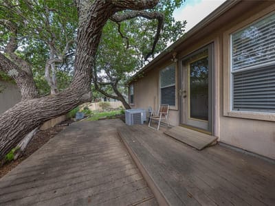 Photo 5 of 16 at 16 E Villa Meadow ST - 3 bed 3 bath home
