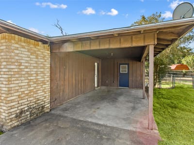 Bathroom at 160 Gaeke St - 3 bed 1 bath home