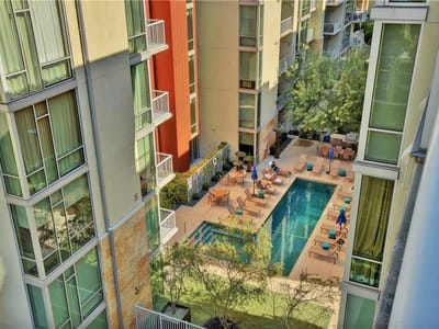Photo 4 of 39 at 1600 Barton Springs RD Unit #6602 - 2 bed 2 bath home