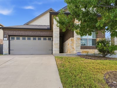 Living area at 1601 Constanta DR - 3 bed 2 bath home