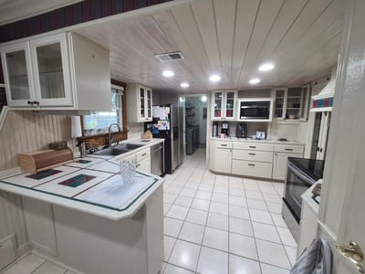 Photo 3 of 17 at 1601 E Messick LOOP - 3 bed 2 bath home