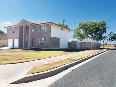 Property photo 3 at 1601 Lantana DR - 4 bed 2 bath home