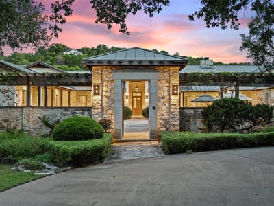 Living area at 1601 Wild Basin Ledge - BONHAM A L D, Austin, TX