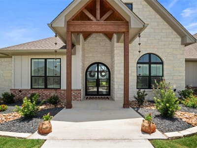 Property photo 3 at 1602 Hunt DR - 4 bed 3 bath home