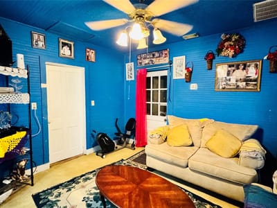 Property photo 2 at 1604 S Pine St - 2 bed 1 bath home