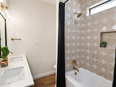 Property photo 2 at 1605 Century Oaks DR - 3 bed 2 bath home