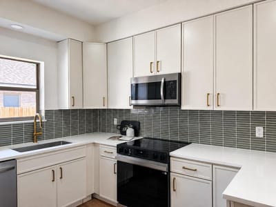 Property photo 3 at 1605 Century Oaks DR - 3 bed 2 bath home