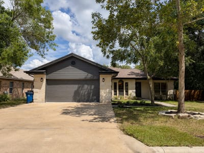 Property photo 5 at 1605 Century Oaks DR - 3 bed 2 bath home