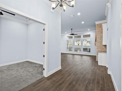 Living area at 1606 Alta Vista LOOP - 4 bed 3 bath home