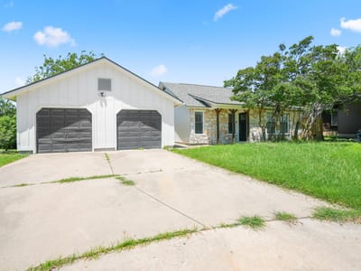 Living area at 1606 Dale CV - Onion Creek Village Sec 03, Round Rock, TX