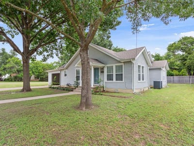 Kitchen at 1607 N Harding Ave - 3 bed 2 bath home