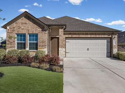 Living area at 1609 Woolsey WAY - 4 bed 3 bath home
