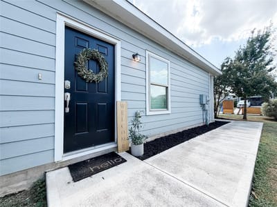 Property photo 2 at 161 Emerald Green TRL - 2 bed 1 bath home
