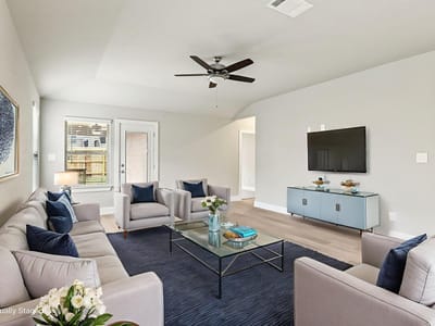 Living area at 161 Sleep Holw - Eastern Wells, Jarrell, TX