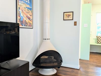 Property photo 4 at 1610 Larkwood DR - 3 bed 1 bath home