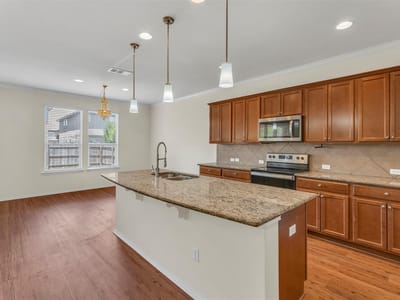 Property photo 5 at 16100 Hawthorne Heights TRL - 4 bed 3 bath home