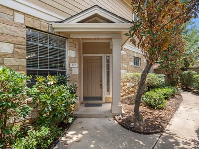 Living area at 16100 S Great Oaks DR Unit #102 - 2 bed 2 bath home