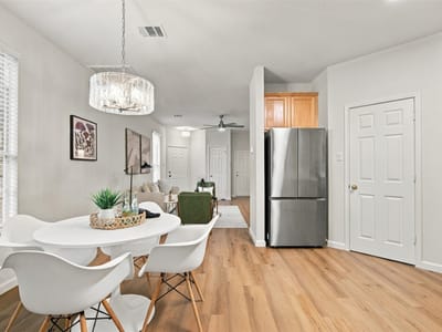 Photo 3 - 16100 S Great Oaks DR Unit #2502 Photo 3 of 38 at 16100 S Great Oaks DR Unit #2502 - 2 bed 2 bath home