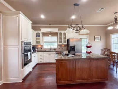 Living area at 1611 W Fm 696 - 3 bed 2 bath home