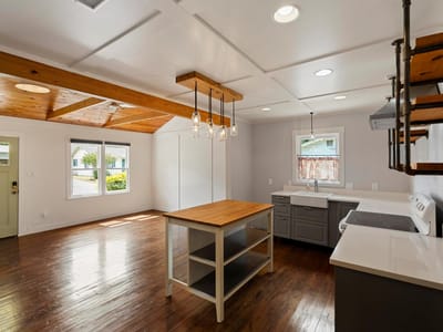 Property photo 3 at 1614 N Lynn ST - 2 bed 1 bath home