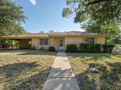 Property photo 3 at 1615 Park LN - 3 bed 2 bath home